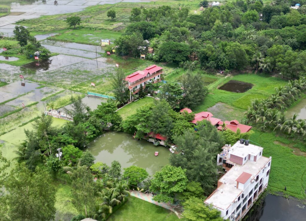 Shapla & Padma Bill Resort - Purbachal Nijhum Polli